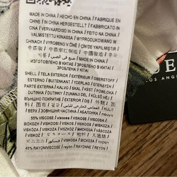 NWT Guess Karlotta Blushing Azalea Print Ivory Floral V-Neck Crop Top Blouse L - Picture 9 of 13